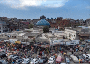 Neela Gunbad Lahore